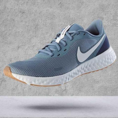 Nike Revolution 5